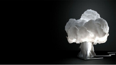 蘑菇云台灯是由设计师luca veneri 设计,采用流体动力学模拟的方式使