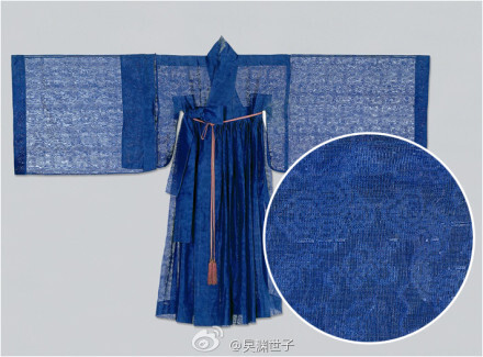 李朝纱质暗云纹贴里(朝鲜音译为天翼),在视觉上会有一种清凉感