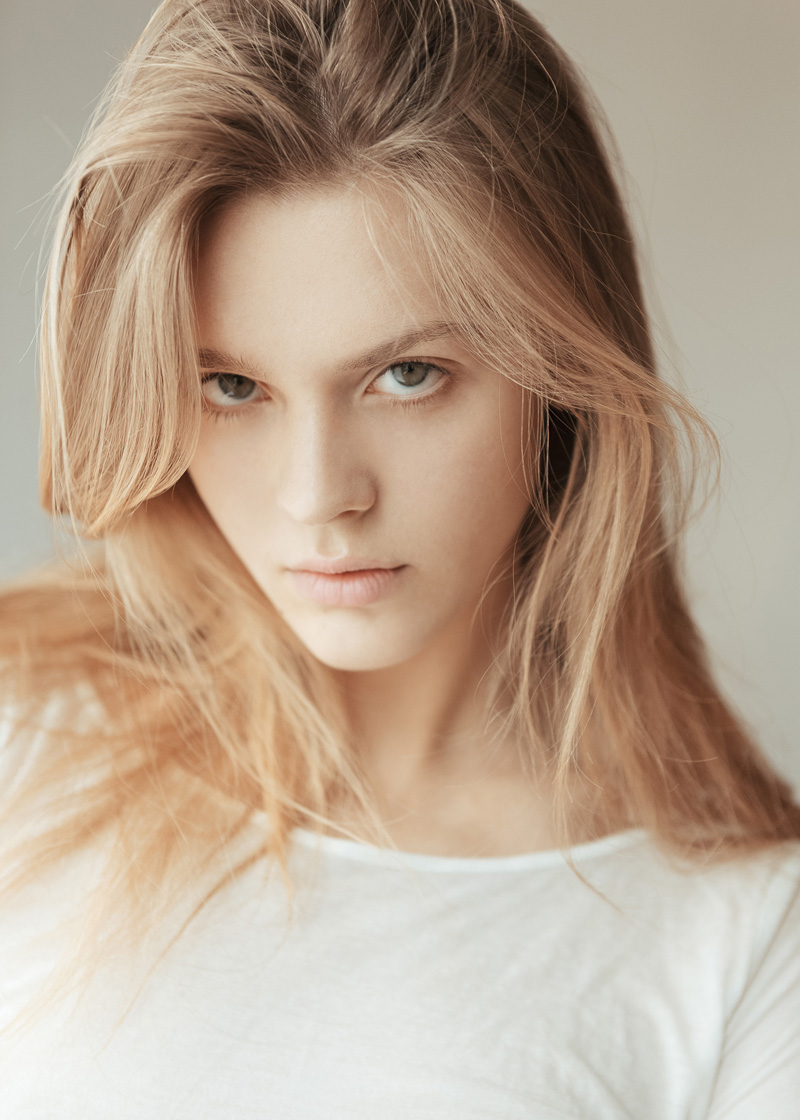 new face:kama broniszewska.