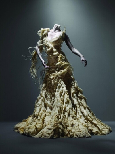 亚历山大·麦昆(alexandermcqueen)经典作品回顾