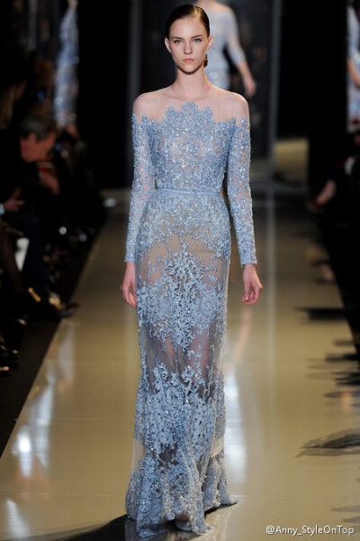 淡蓝色透视礼服 立体花朵裙fashion show. elie saab