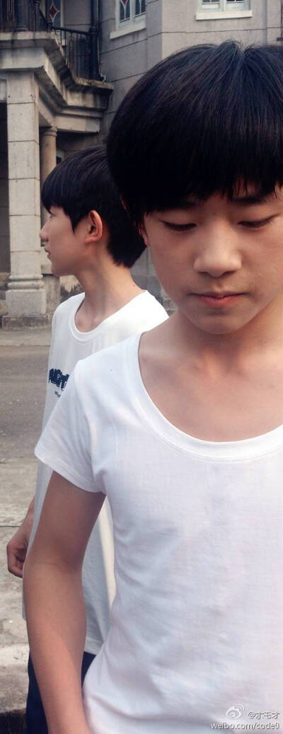 发着光的少年#tfboys易烊千玺 经不住似水流年,逃不过此间少年.