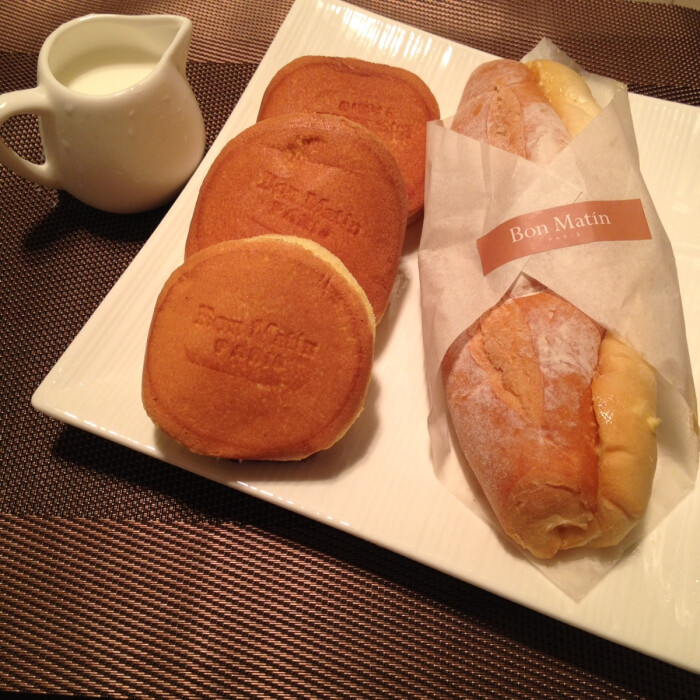 早安巴黎的面包