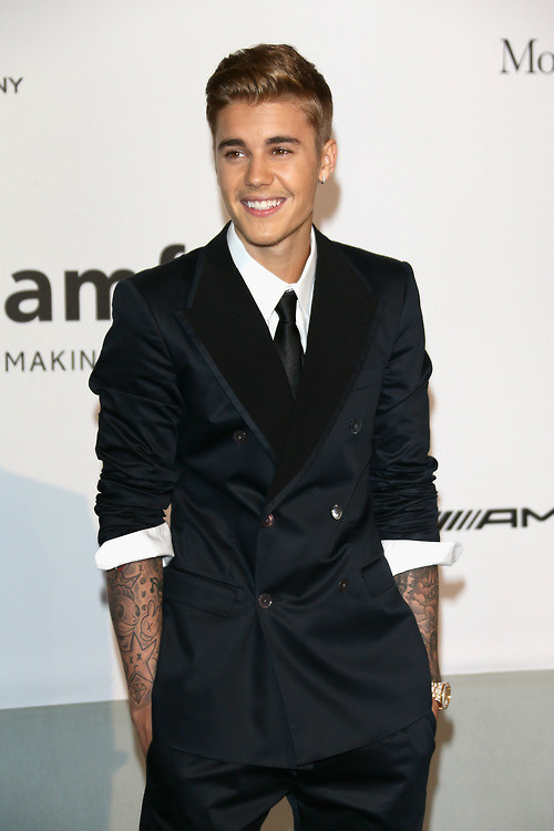 justinbieber正装