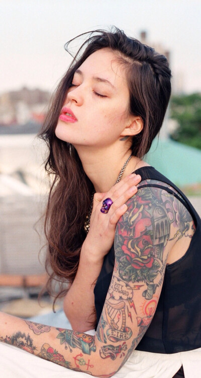 花臂,大爱.