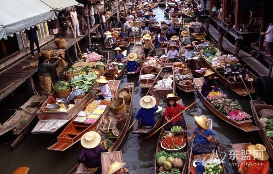 芭堤雅水上市场:芭堤雅水上市场(pattaya floating market)位于芭堤雅