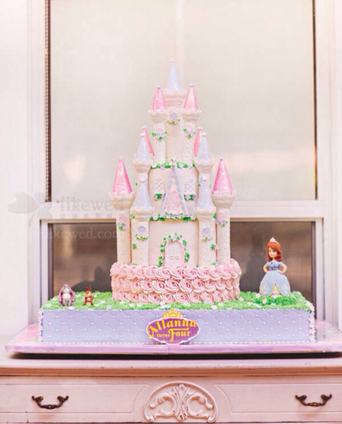迪士尼动画片《小公主苏菲亚》主题 翻糖蛋糕