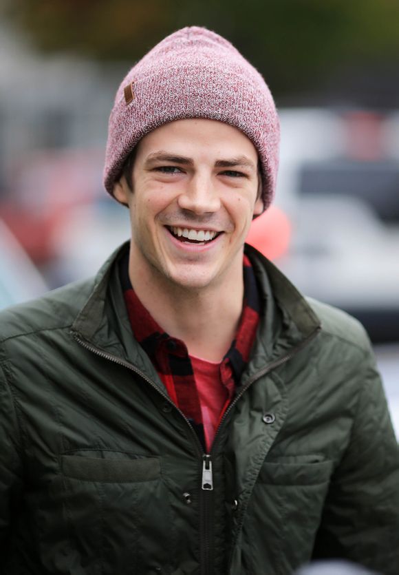 闪电侠扮演者grant gustin