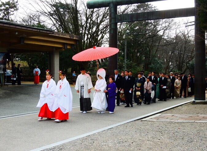 01神前式全程 1参列者入场 2新郎新娘入场 3修祓 4斋主一拜5祝词奏上 6三献仪式 三三九度 7 誓词奏上 8指轮交换 9奉玉串奉 10神乐舞奏上 11亲族举杯 12斋主一拜 13退场 堆糖 美图壁纸兴趣社区