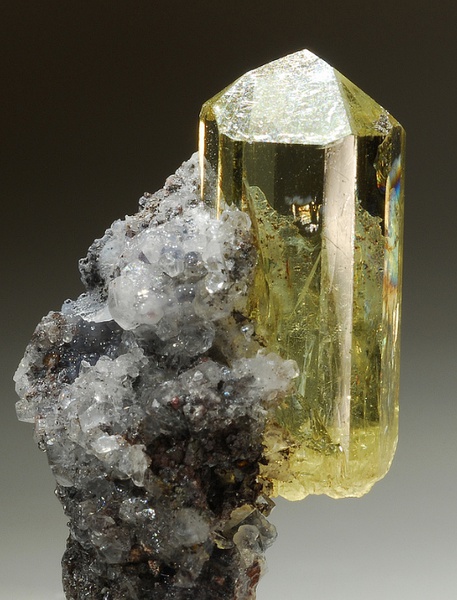 墨西哥产,氟磷灰石,氟磷灰石是常见的钙氟磷酸盐矿物.