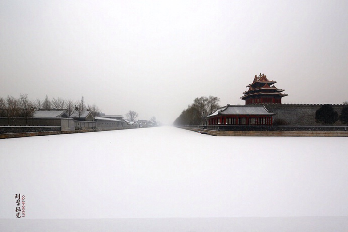 "一下雪,北京就变成了北平 只有雪后的冷清才衬得上北京冬日的寒素和