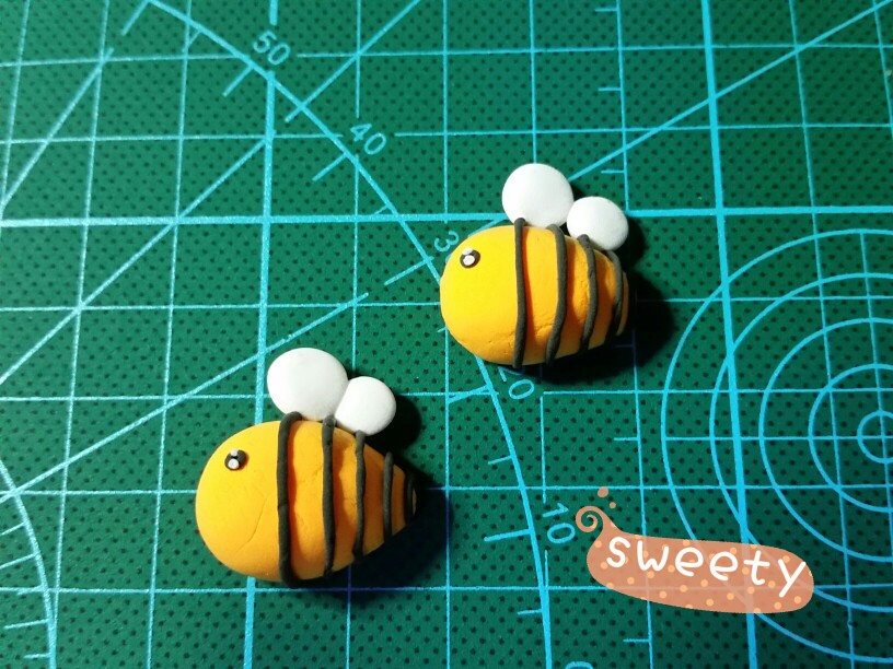 两只小蜜蜂～粘土