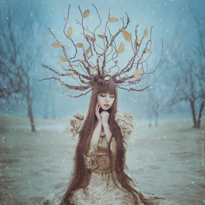 anti 冬季初雪 长发欧美森林系女生头像 头顶长满枯萎树枝的精灵