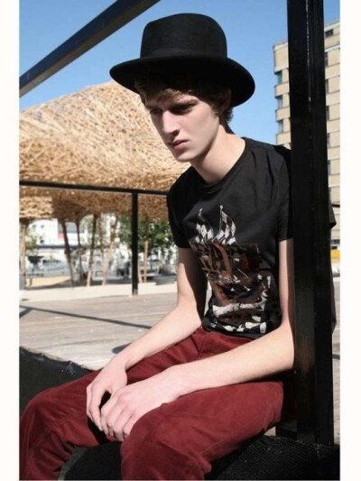 benoni loos_男模_欧美_帅哥_人物_摄影_美男_手机壁纸_头像