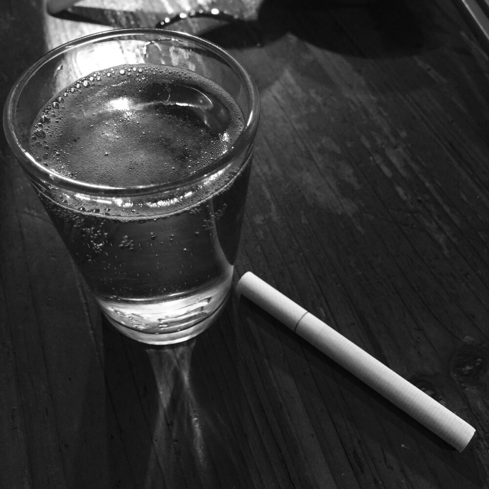 烟酒.