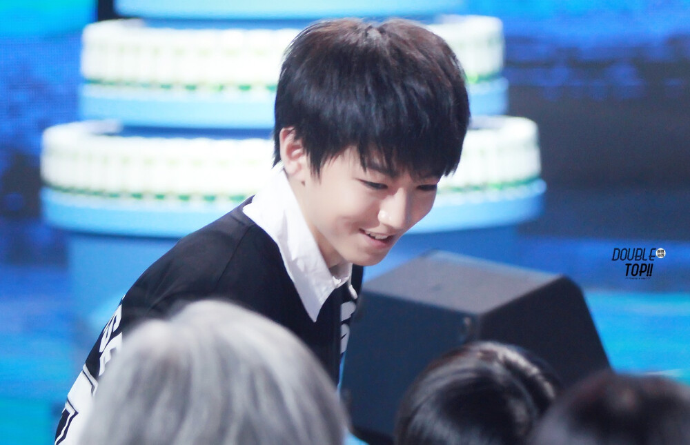 王俊凯#tfboys王俊凯#tfboys 20140709少年中国强 cr logo