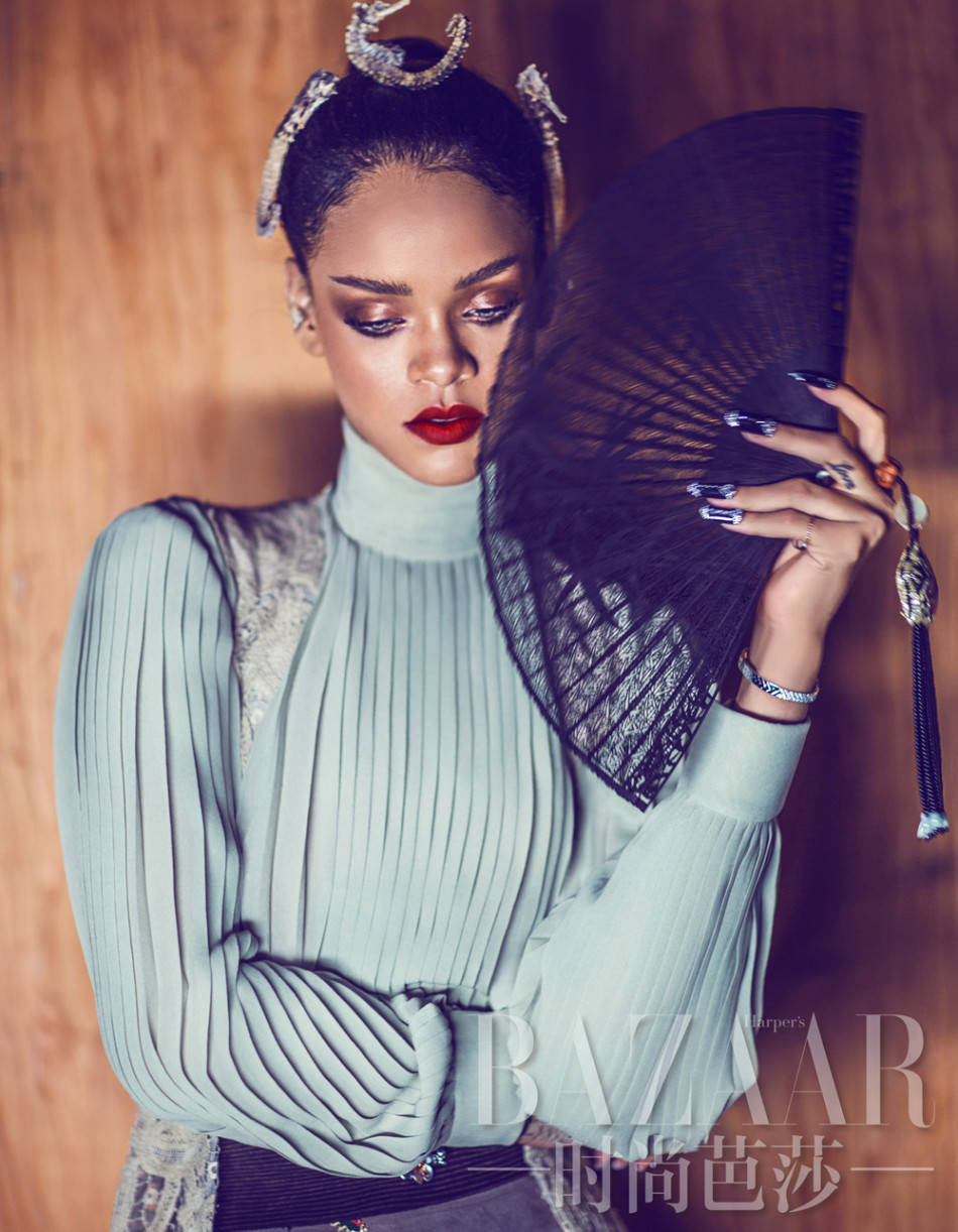 rihanna(蕾哈娜《时尚芭莎》