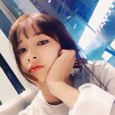 女生头像拽起来