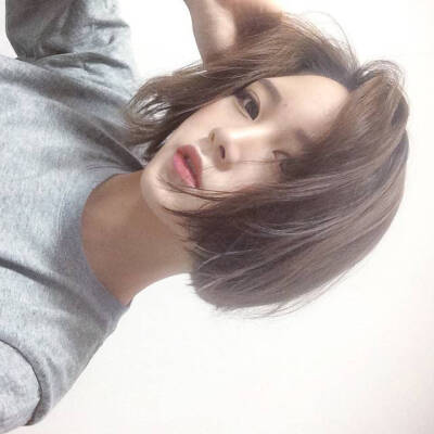 短发 女生头像