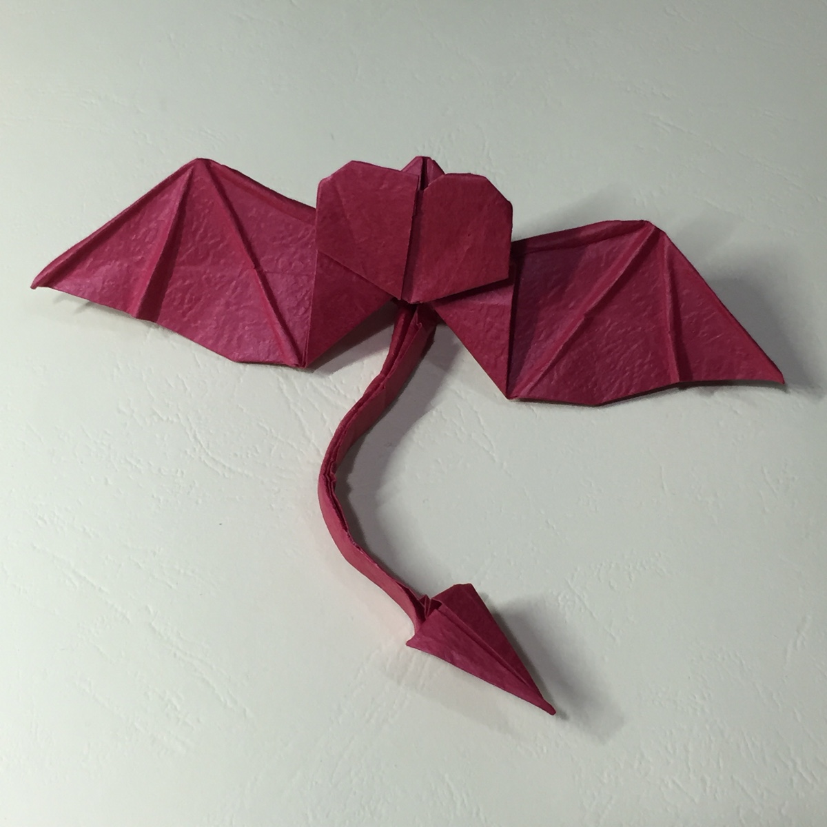 恶魔心折纸仿作(想学的同学百度"图老师带翅膀恶魔心折纸"就可以找到
