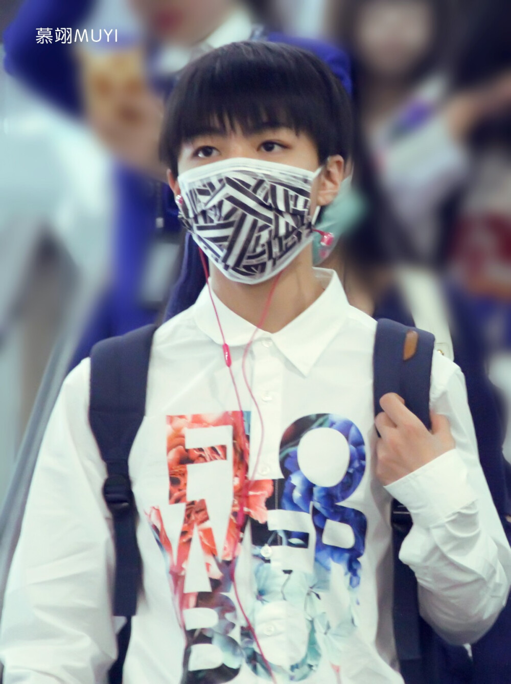 王俊凯#tfboys王俊凯#tfboys:150414 深圳至重庆cr:慕翊muyi