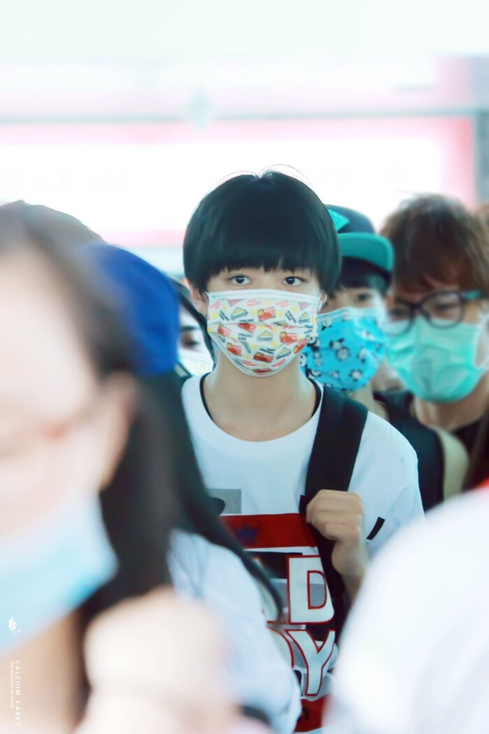 tfboys王俊凯 2015.05.28 重庆江北机场-北京首都机场.