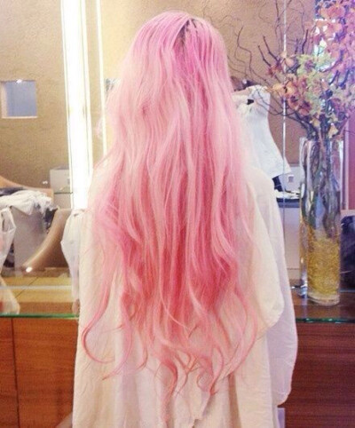 粉色头发.