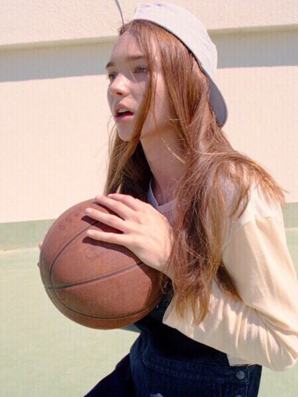 干净.篮球少女.