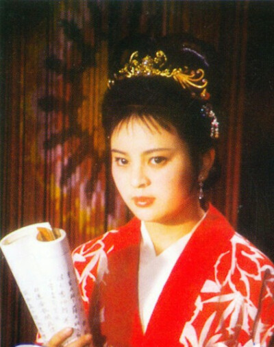 东方闻樱,国家二级演员,1963年02月09日出生于江西,2002年北京广播