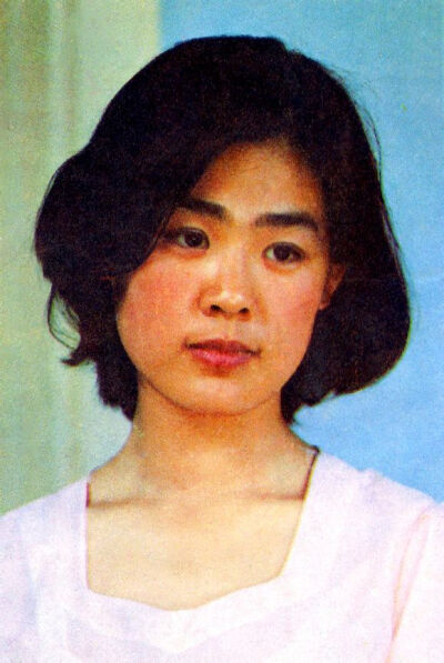 1981年,十八岁的丛珊考入中央戏剧学院表演系;1982年,主演的电影