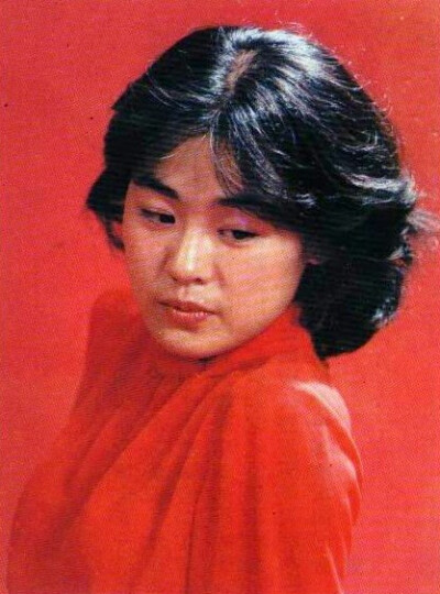 1981年,十八岁的丛珊考入中央戏剧学院表演系;1982年,主演的电影