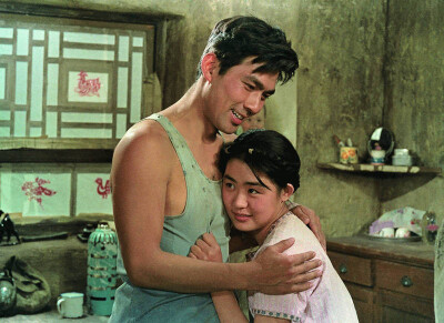 丛珊,1962年5月19日生于中国北京,中国内地影视女演员.