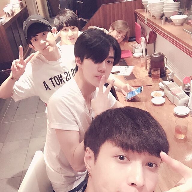 exo 张艺兴 lay 吴世勋 sehun 朴灿烈 chanyeol 金俊勉 suho 边伯贤
