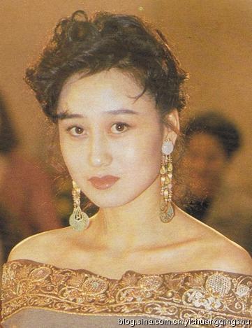 利智(nina li chi,1961年12月31日出生于上海,1981年随父移居香港.