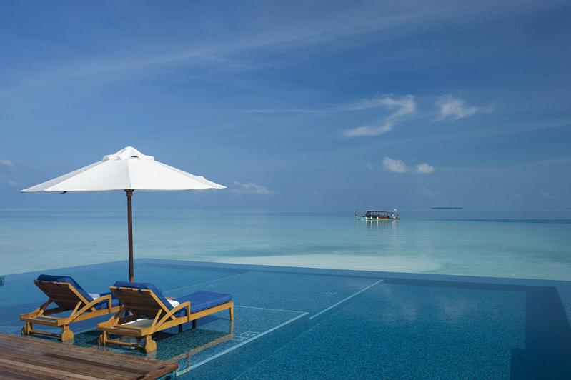 海景泳池— 康拉德马尔代夫伦格里岛酒店 - 马尔代夫 conrad maldives