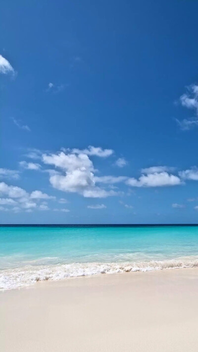 蓝天白云 沙滩 海洋 自然风景 iphone手机壁纸 唯美壁纸 锁屏
