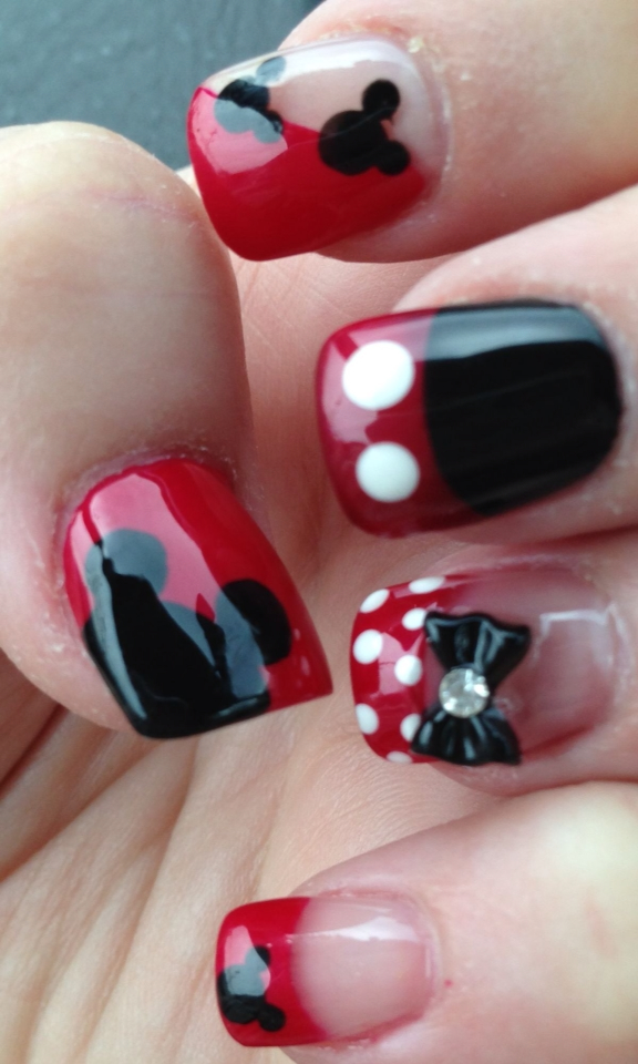 16 Examples Of Disney Nail Art That Will Render You Speechless
