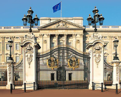 白金汉宫,英王权利的中心地,也是现任女王的居所.