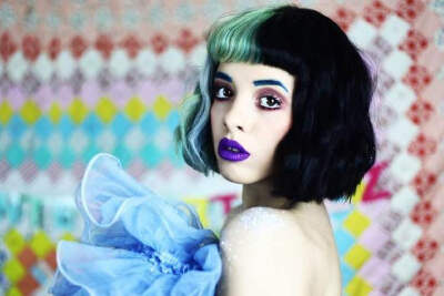 melanie martinez 牙缝妹 牙牙 牙缝妹 梅兰妮马丁内兹 欧美 歌手