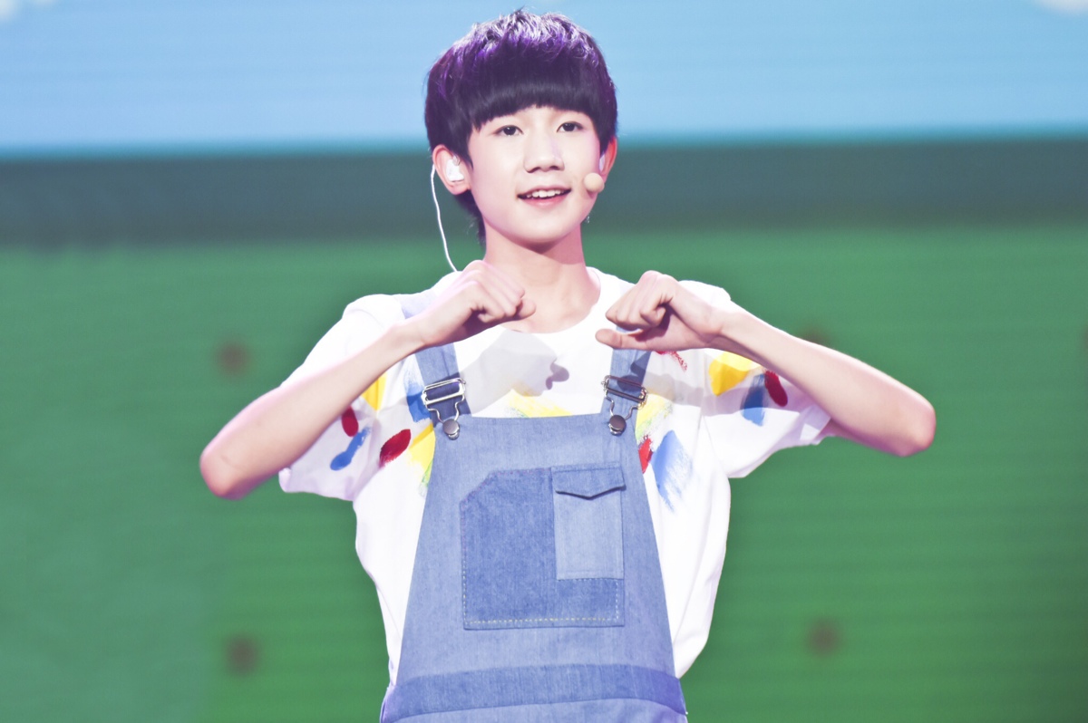 王源#tfboys王源#tfboys 电脑桌面壁纸桌面背景 高清 美颜 可爱 萌