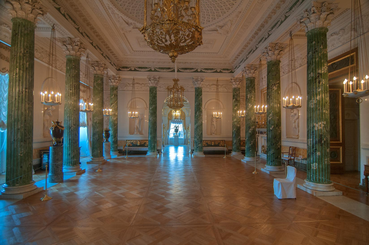 俄罗斯华美的宫殿,华丽的色彩就像是童话世界.