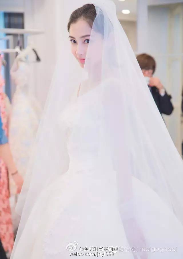 杨颖baby婚礼 婚纱 女孩子想要的公主裙