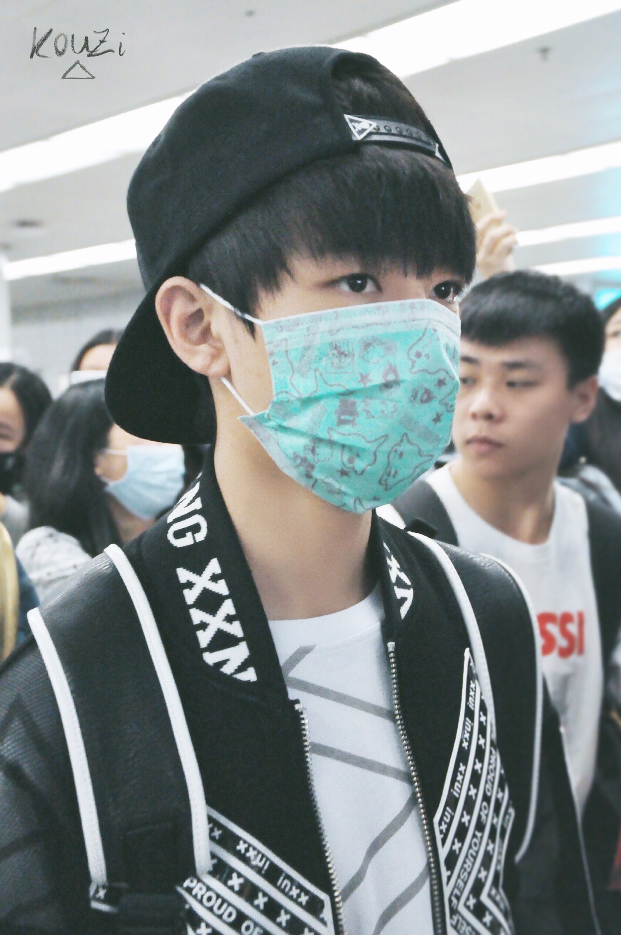 王俊凯#tfboys王俊凯#tfboys 151004 北京首都机场杭州萧山机场