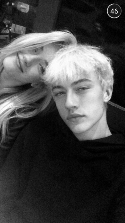 lucky blue smith 主屏幕壁纸 锁屏壁纸 欧美壁纸 每天不定时更新