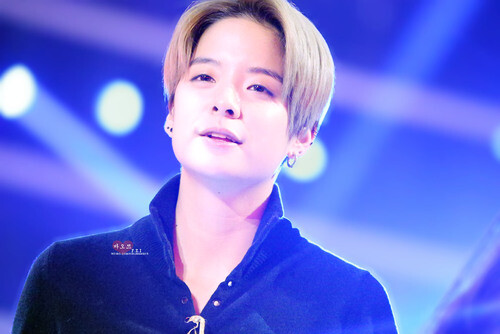 【20151104 中韩歌会 fx组合 amber 刘逸云 6p】