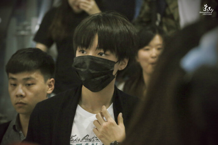 王俊凯# #tfboys王俊凯# #tfboys# 151016 无锡硕放机场-重庆江北