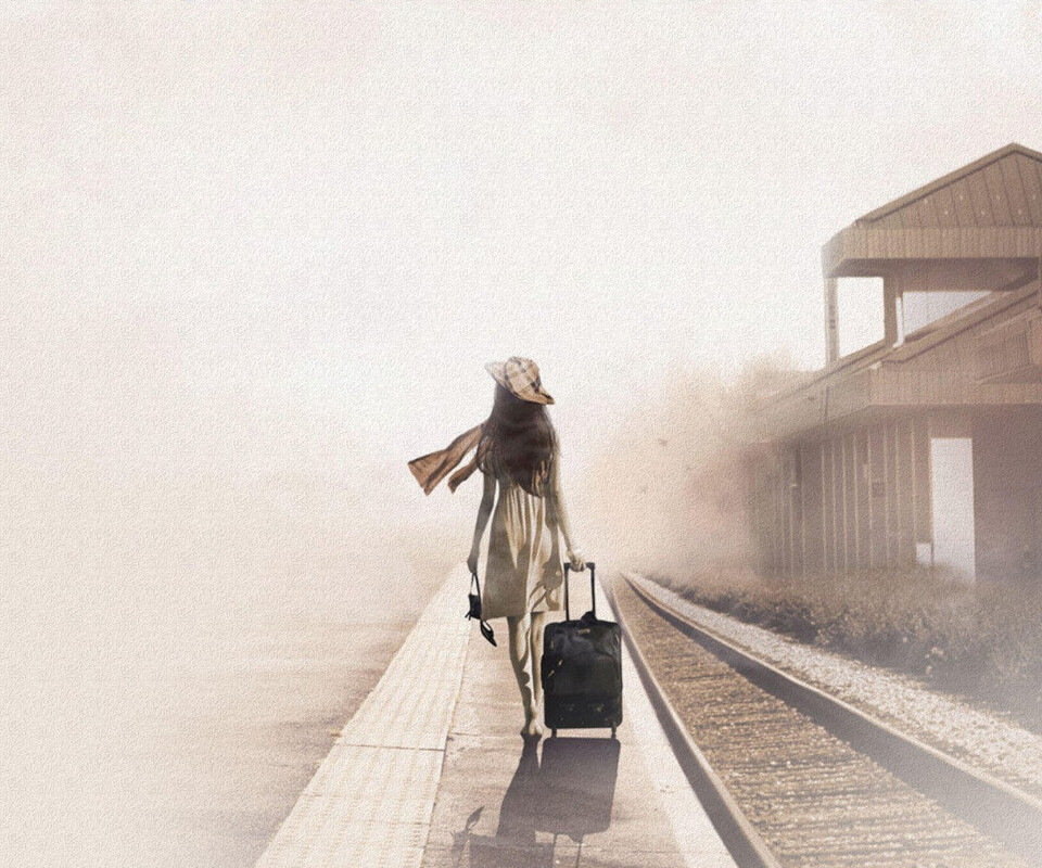 一见如故,再见陌路. out of sight,out of mind.