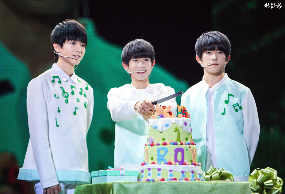 tfboys 151108王源生日会 【by特能苏】