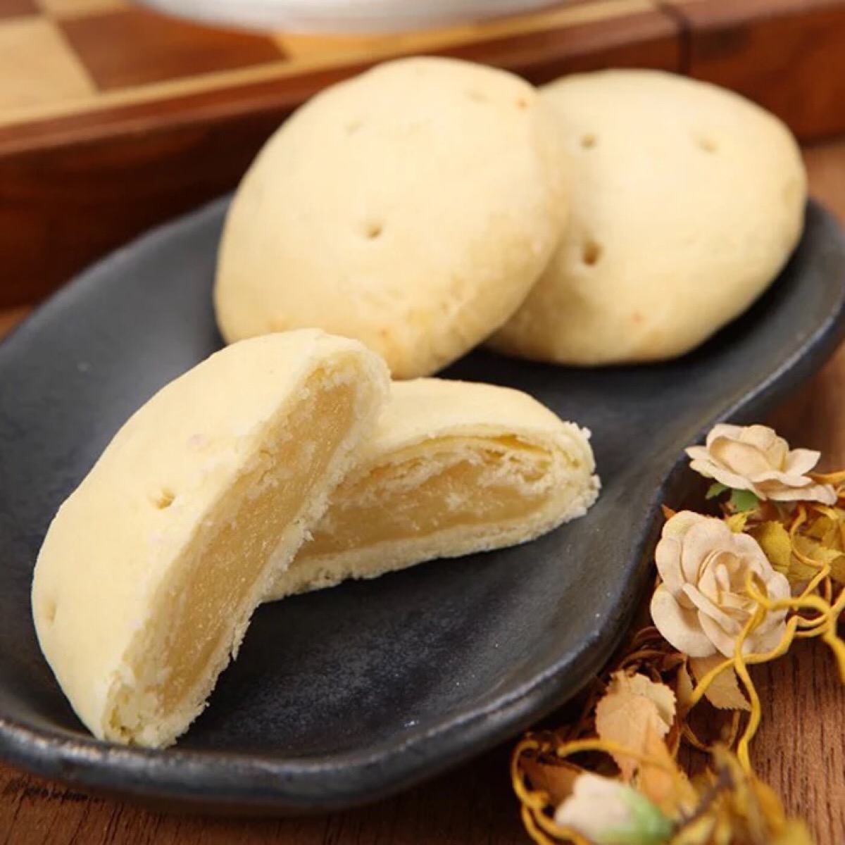 西欢吃丨会“喝”牛奶的香酥饼，藏在北新泾的网红菜场里 | 自由微信 | FreeWeChat