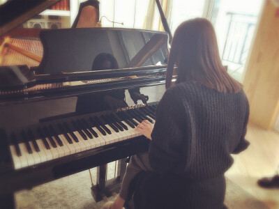 刘诗诗 弹钢琴